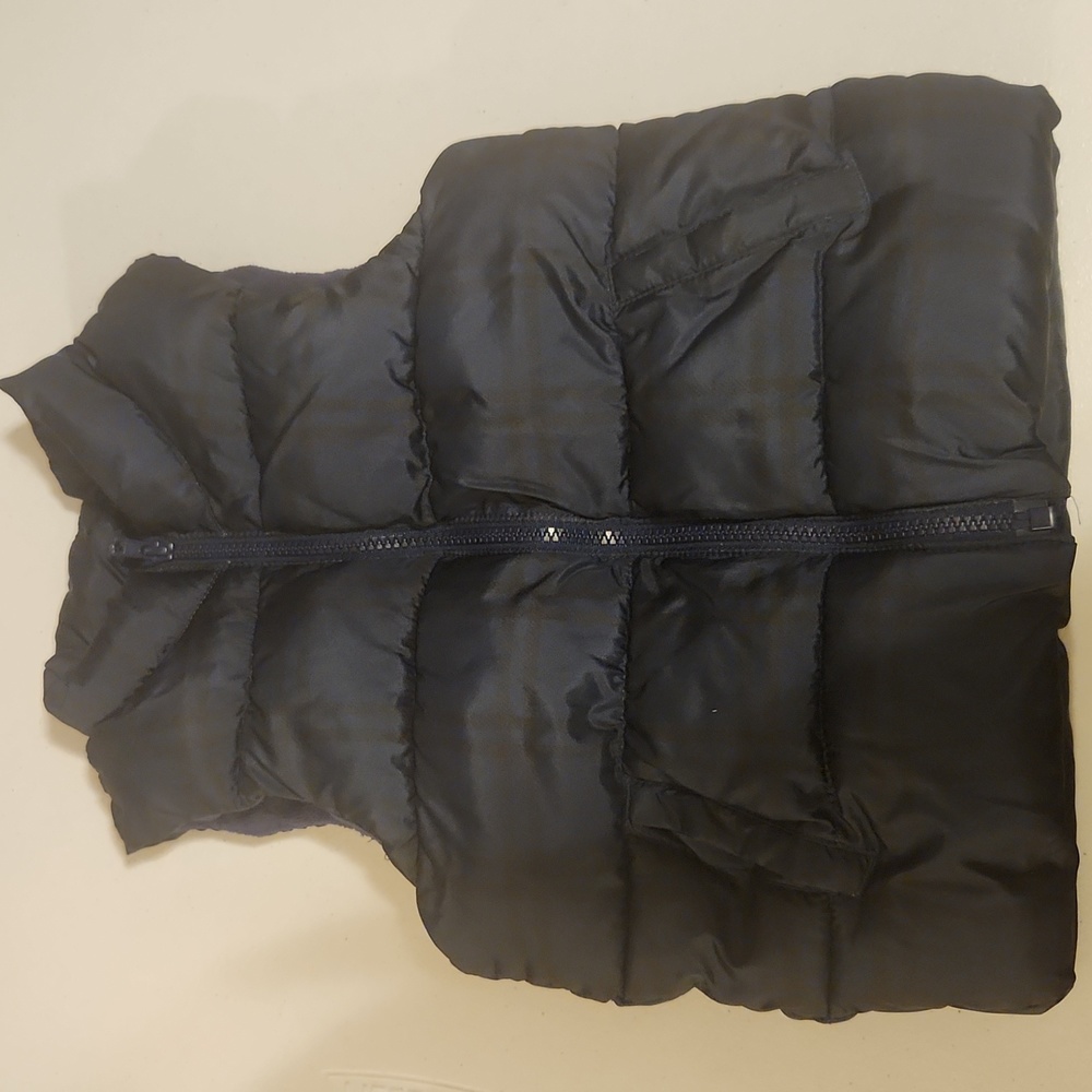 Old Navy Frost Free Vest, Size 5T, Unisex, Navy/black pattern